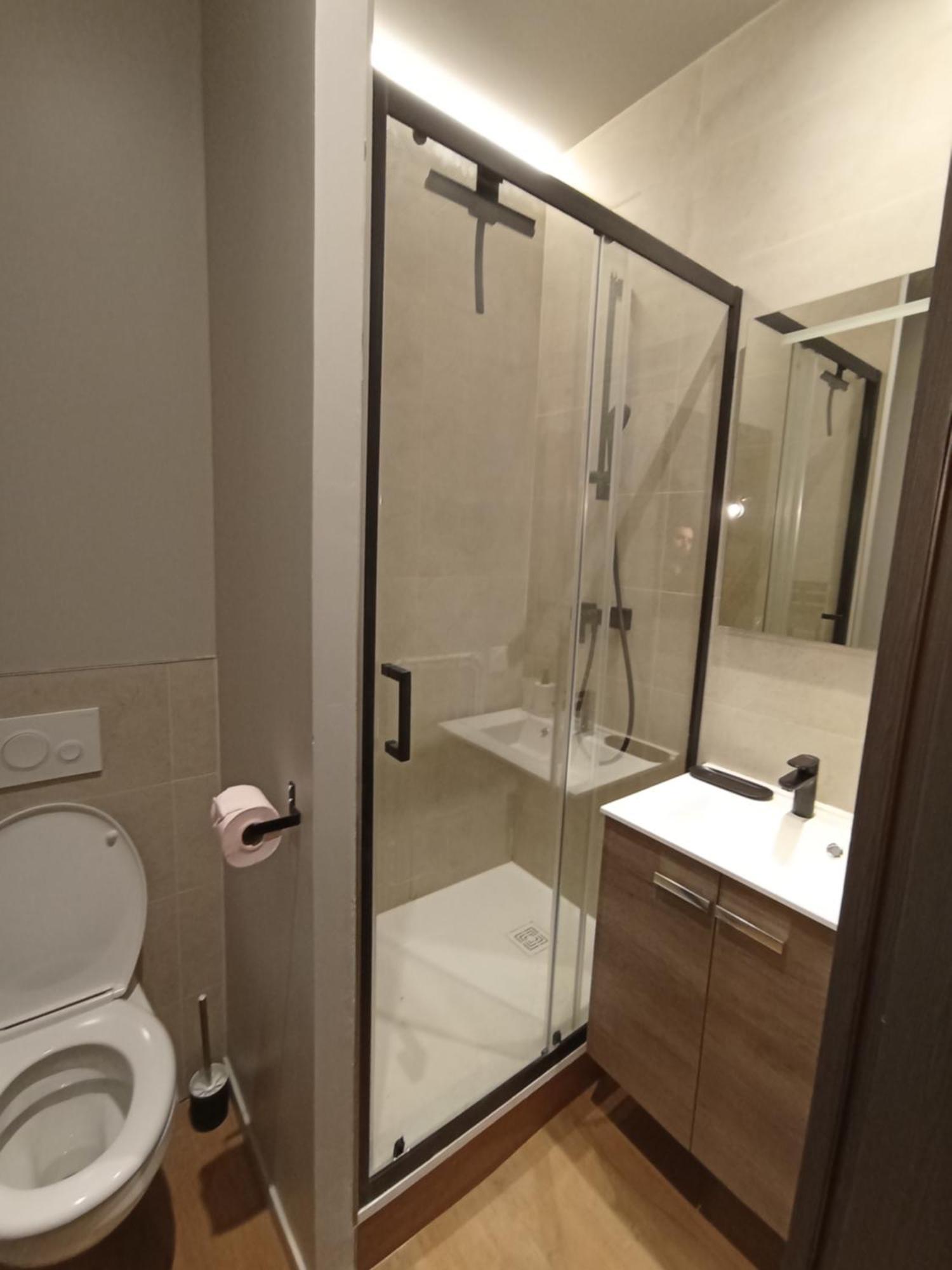 Le 12 Wifi Neuf App 01 Daire Saint-Etienne  Dış mekan fotoğraf